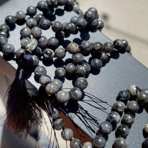 Black Labradorite 108 Mala Bead Necklace Handmade Protection Jewelry with Tassel - Picture 7 of 9